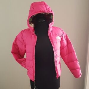 The North Face Kids Bright Pink Hooded Puffer